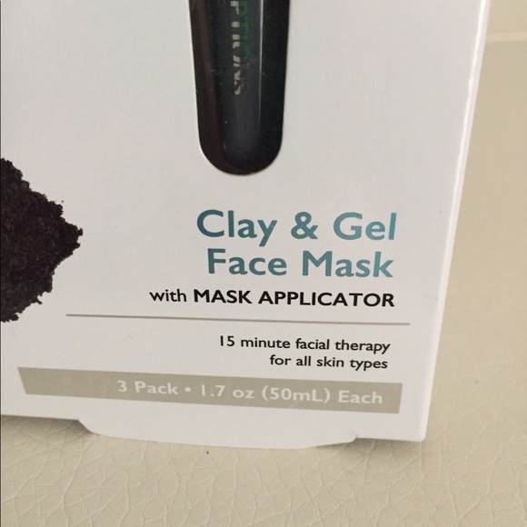 **SOLD**Gel Face Mask Trio With Applicator - Picture 4 of 11